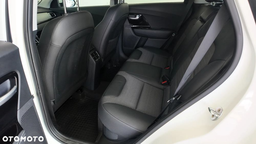 Kia Niro 1.6 GDI PHEV 2WD Vision - 12