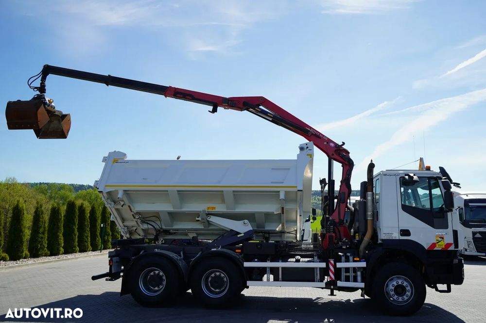 Iveco TRAKKER 360 / 6x4 / BASCULĂ DUBLU + HYDRODOLT / + HDS HMF 1643 Z2 / CUPĂ DE ÎNMATRICULARE / ROTATOARE / TELECOMANDĂ - 13