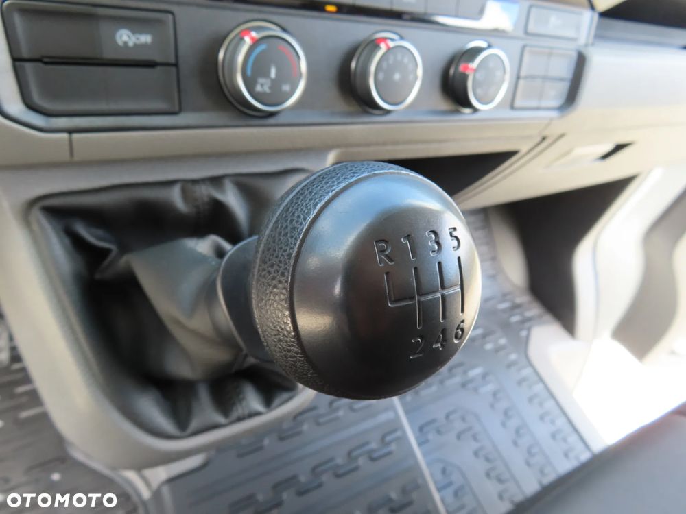 Volkswagen Crafter 50 BiTDI 2.0 177 KM Mroźnia -29 st.C + Winda Załadowcza DHOLLANDIA 750 Kg UDŹWIG, Grube Ściany Chłodnia Boczne Drzwi IGLOOCAR Rozstaw Osi 4490 mm, DMC 3500 Kg, Kat. Prawa Jazdy B, Tylne Koła Bliźniacze WZMACNIANY, Tempomat, Asystent Jazdy Stan Wizualny I Techniczny NOWY Tak Jak Z Taśmy Produkcyjnej Gotowy Dostępny OKAZJA POLECAM - 40