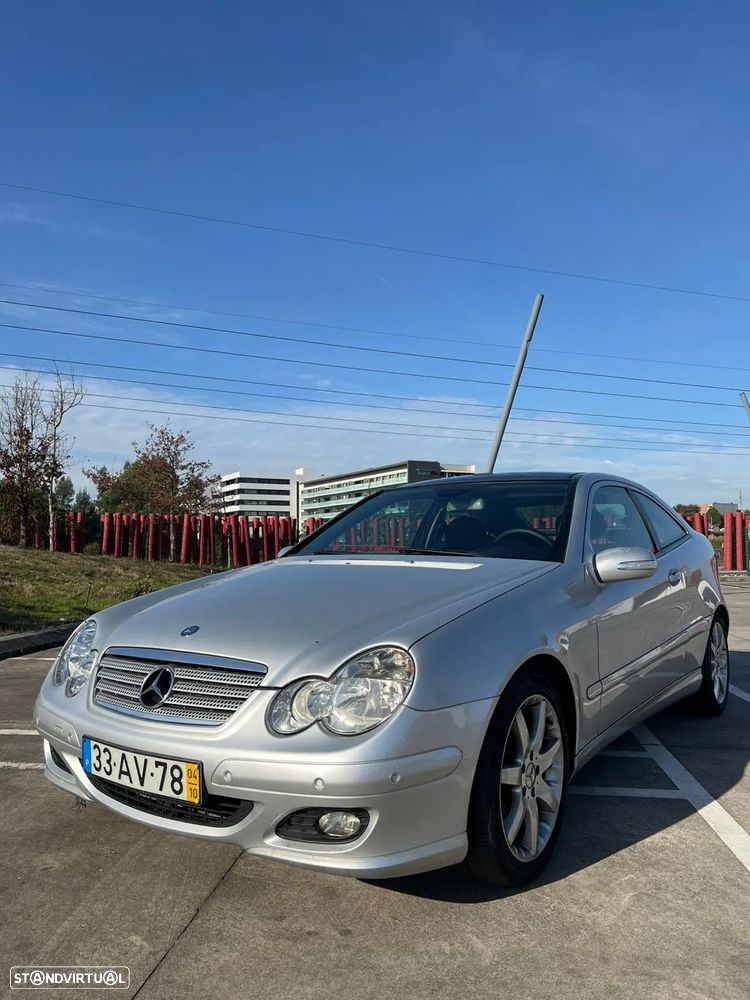 Mercedes-Benz 220 - 1