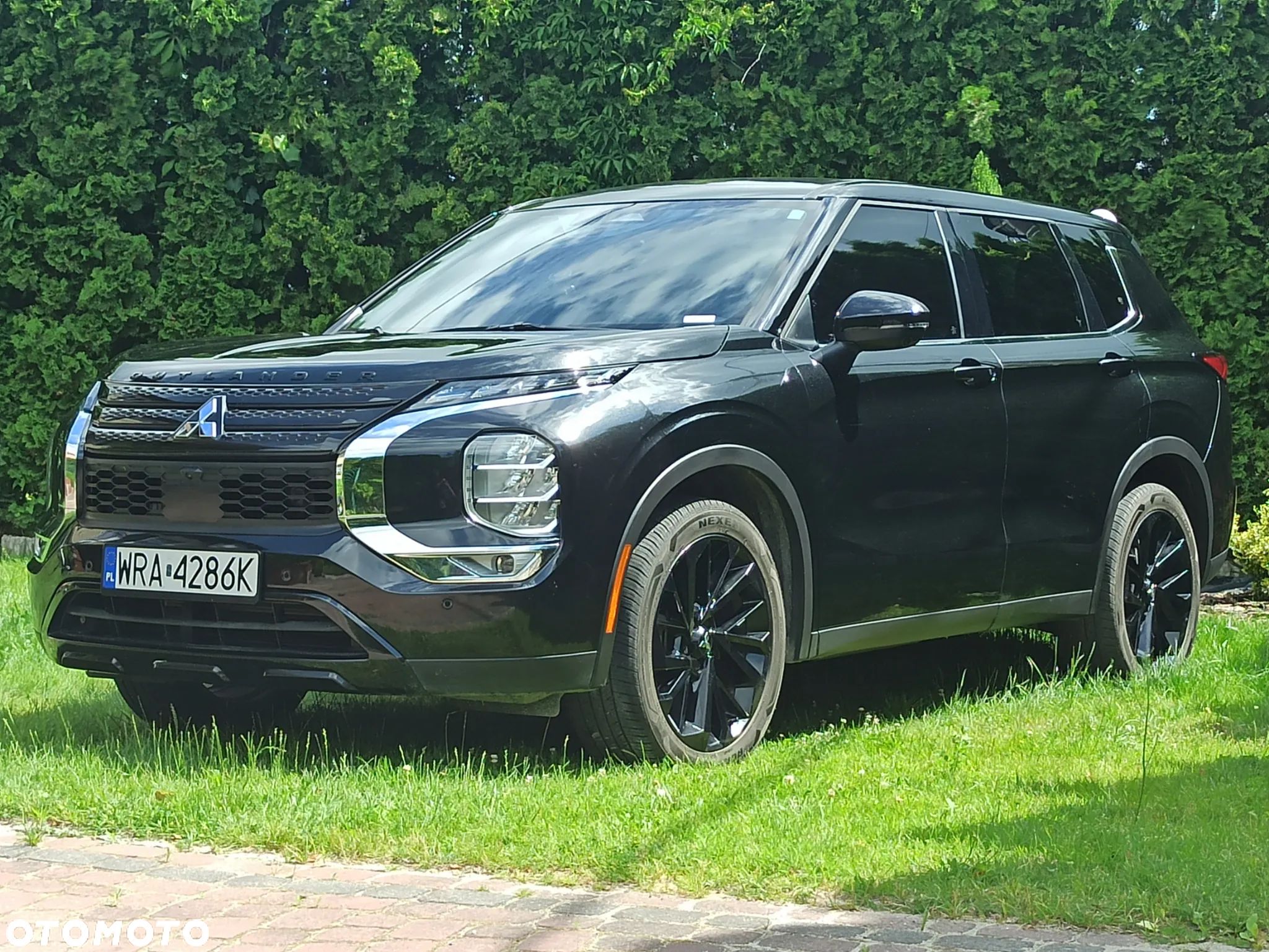 Mitsubishi Outlander - 1