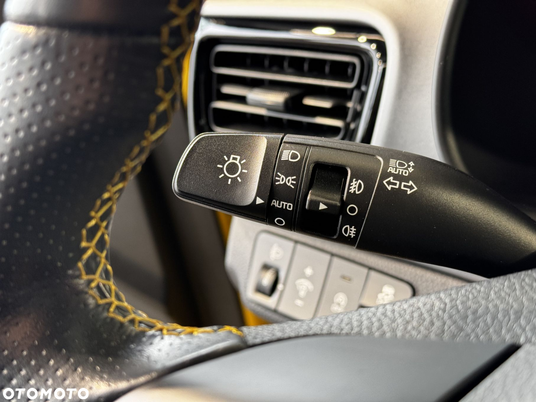Kia Stonic - 15