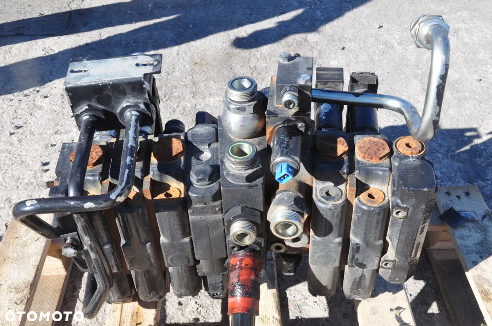 ROZDZIELACZ HYDRAULICZNY REXROTH NOWY !!! DEUTZ FAHR 6160 NR R917010231 - 2
