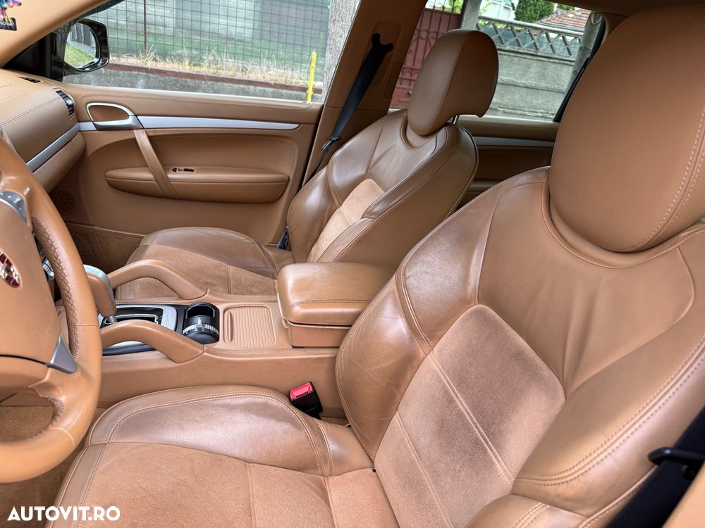Porsche Cayenne 3.0 L V6 - 9