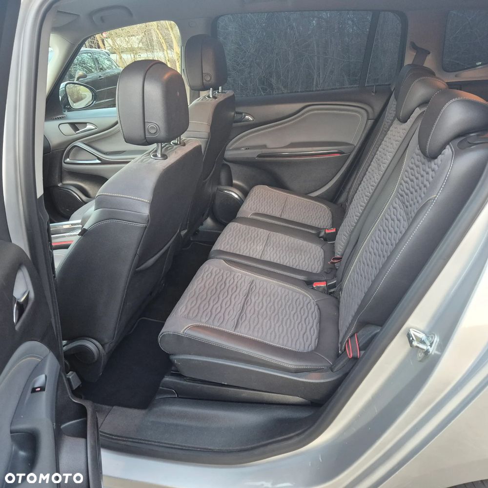 Opel Zafira - 9