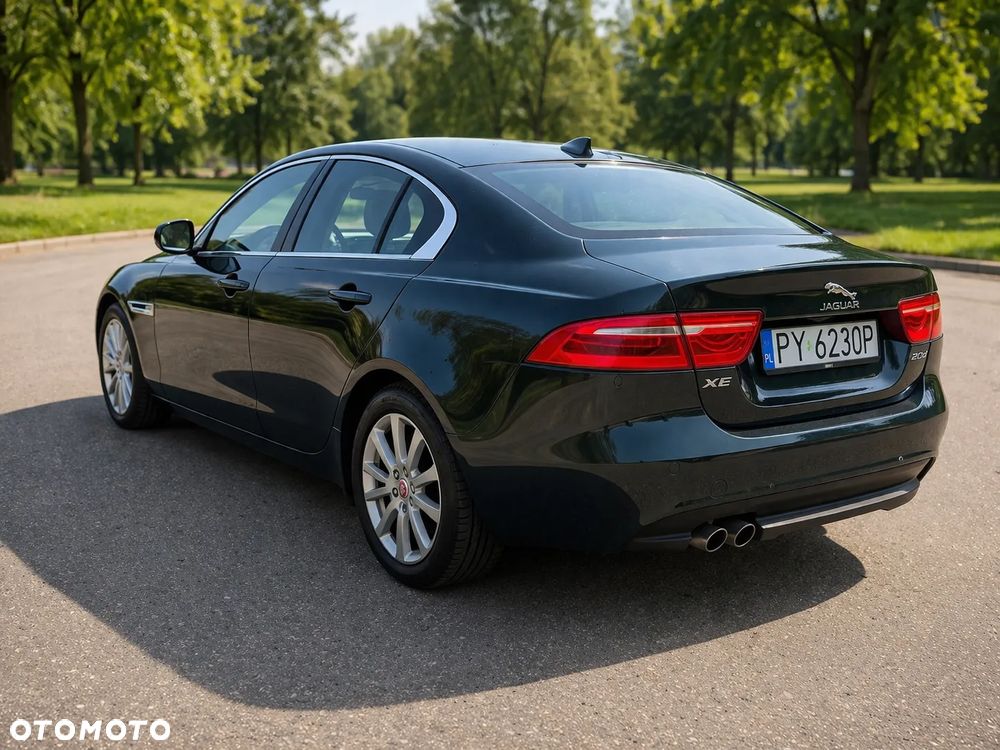 Jaguar XE D180 HSE - 6
