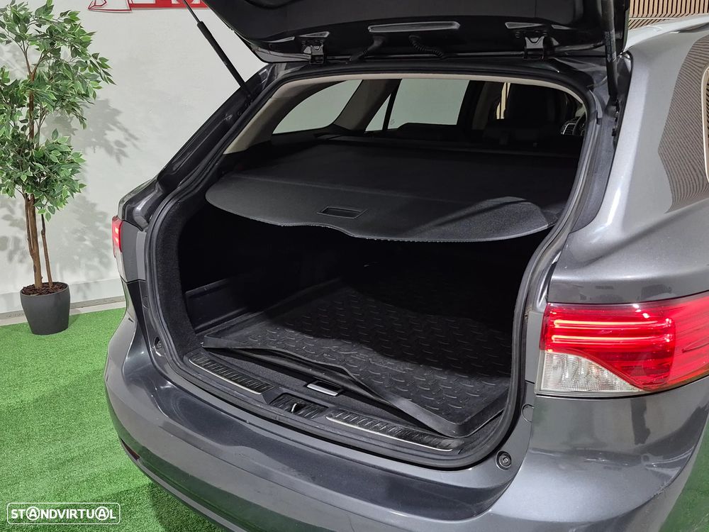 Toyota Avensis SW 2.0 D-4D Exclusive +GPS - 36