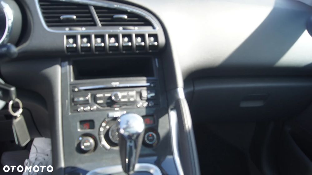 Peugeot 3008 1.6 Premium - 16