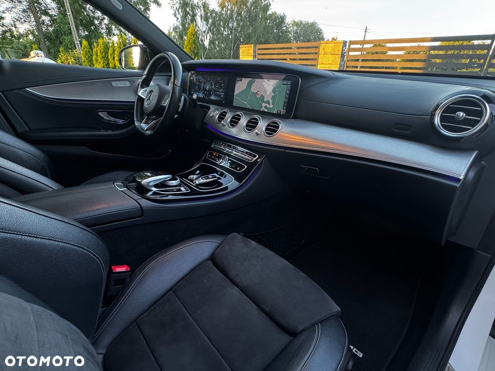 Mercedes-Benz Klasa E 220 d 4-Matic 9G-TRONIC - 3