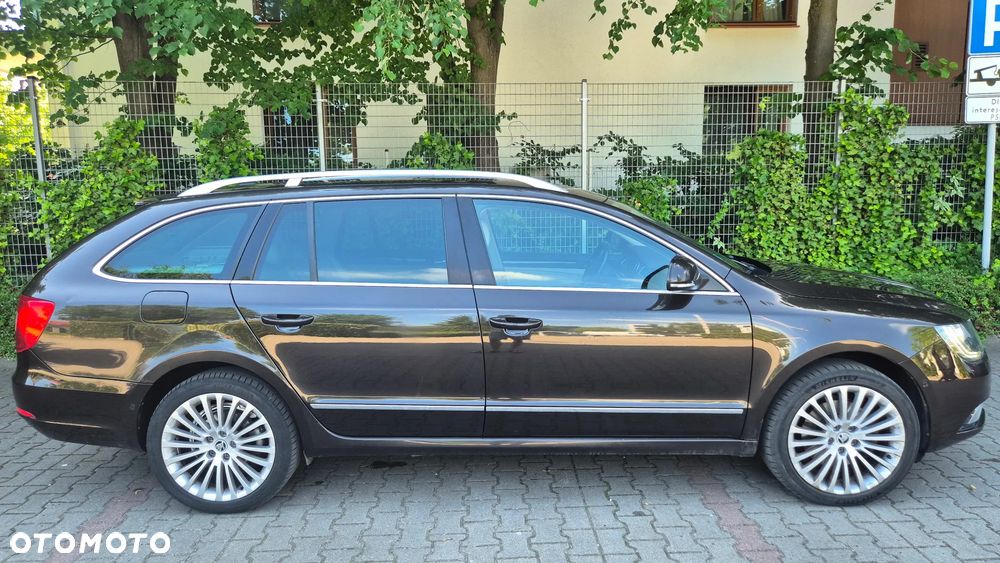 Skoda Superb 2.0 TDI 4x4 Platinum Outdoor DSG - 2