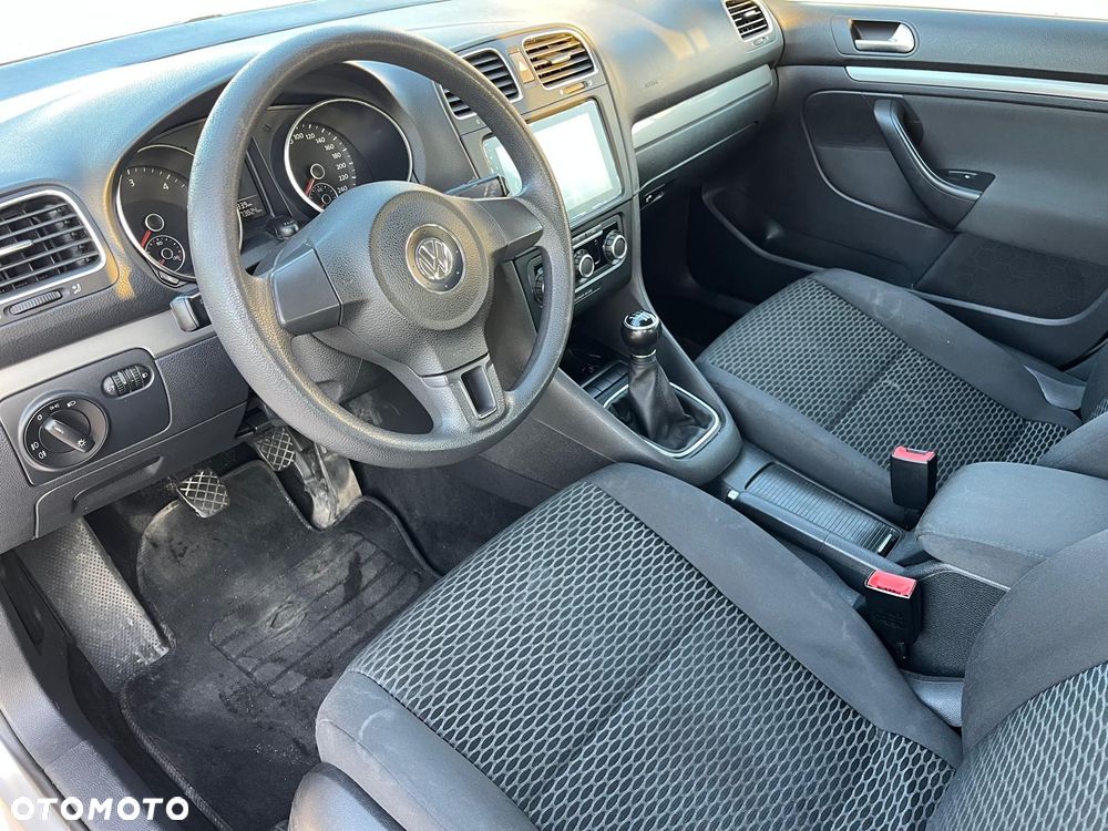 Volkswagen Golf - 6