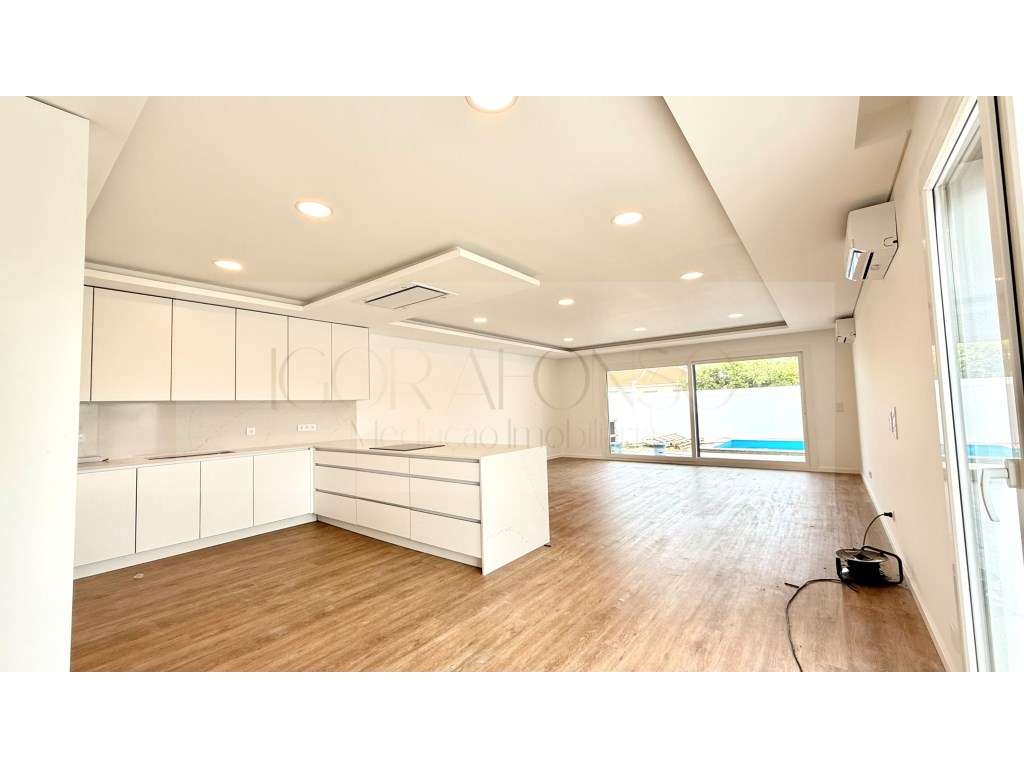 Excelente Moradia T4 Pronta a Habitar com 4 Suítes, Piscina, Terraç... - Grande imagem: 5/41
