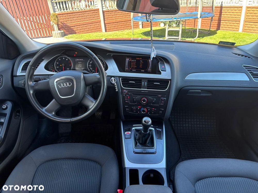 Audi A4 Limousine - 12