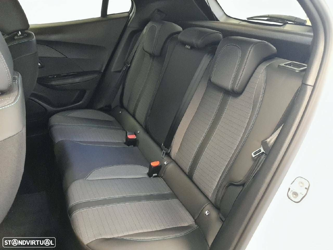 Peugeot 2008 1.2 PureTech Allure Pack - 10