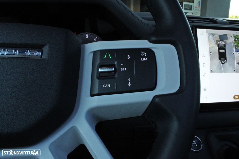 Land Rover Defender 2.0 P300e 110 AWD S - 9