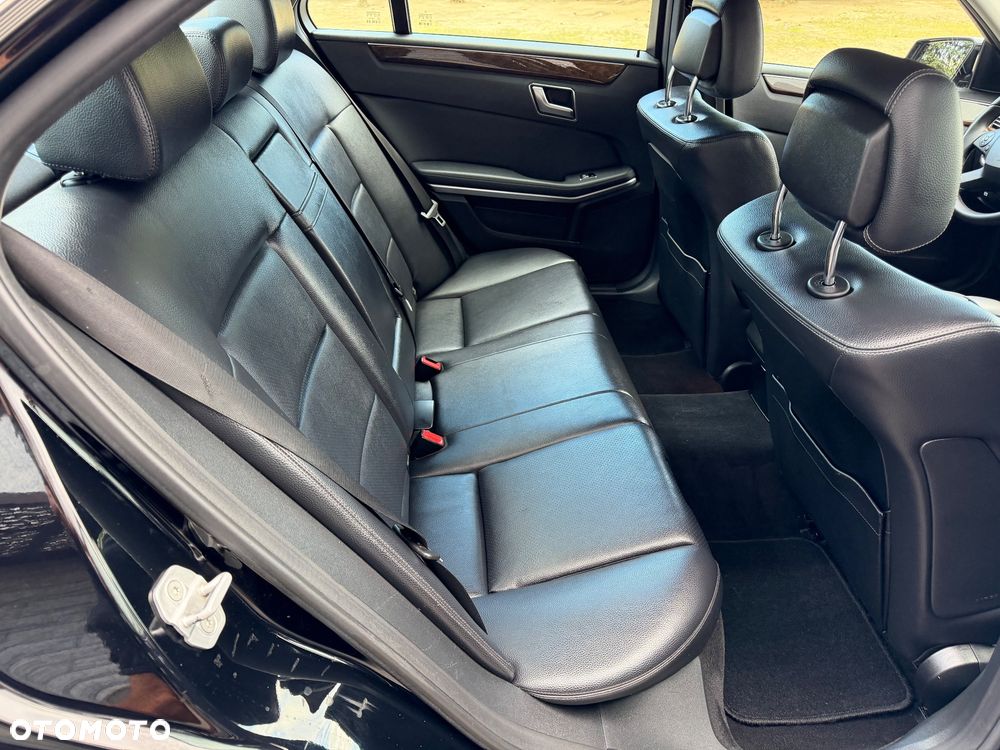 Mercedes-Benz Klasa E 220 CDI DPF BlueEFFICIENCY Automatik - 22