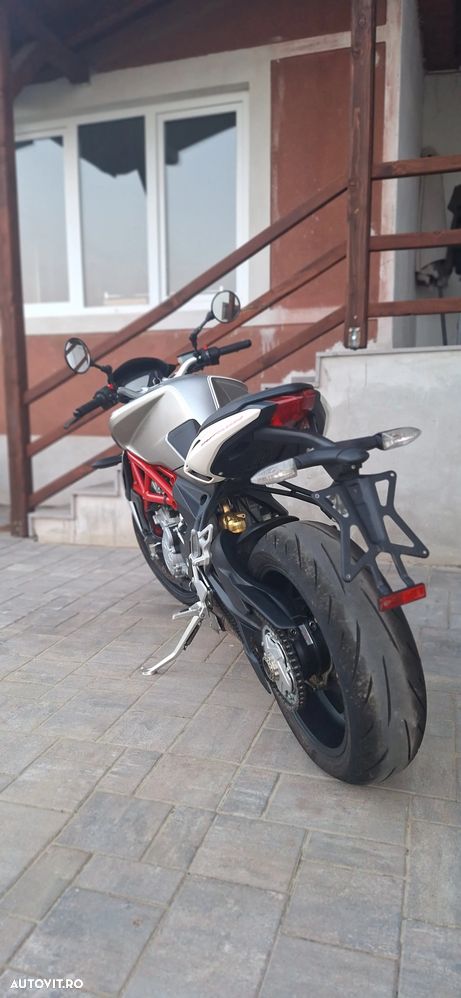 MV AGUSTA Brutale 800 - 7