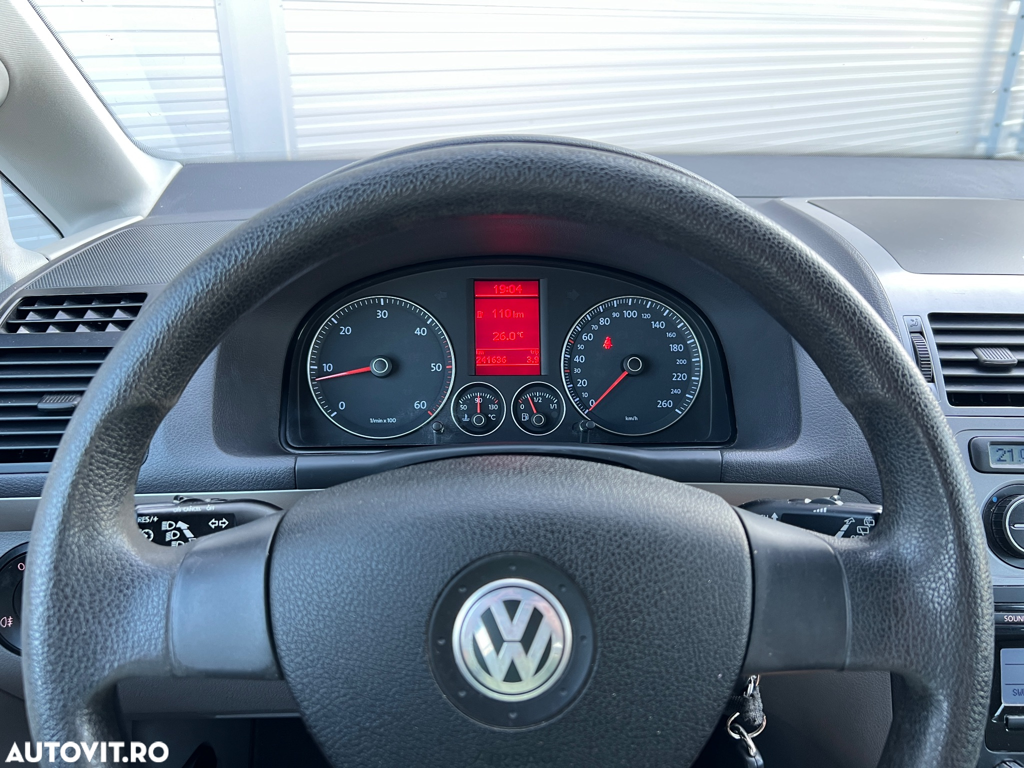 Volkswagen Touran 1.9 TDI DPF Blue Motion Trendline - 13