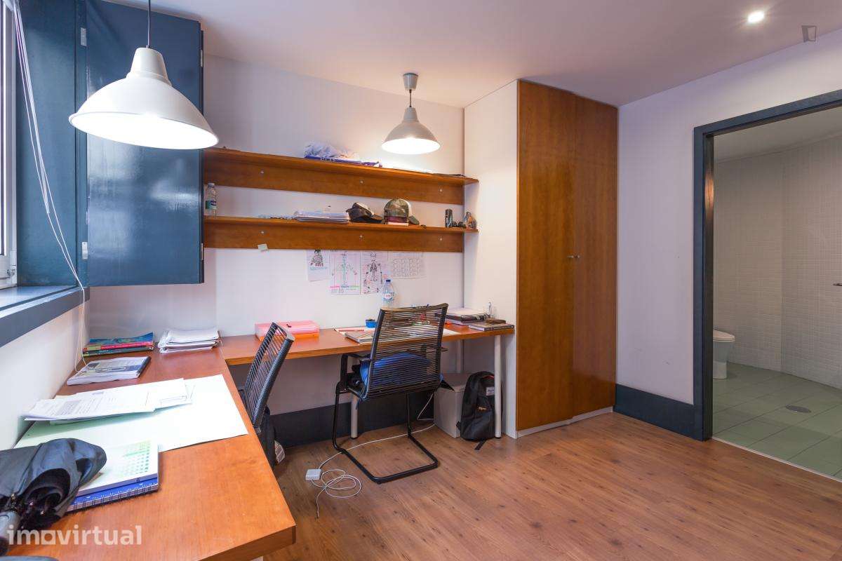 Quarto - localizado em Paranhos Porto - Grande imagem: 4/32