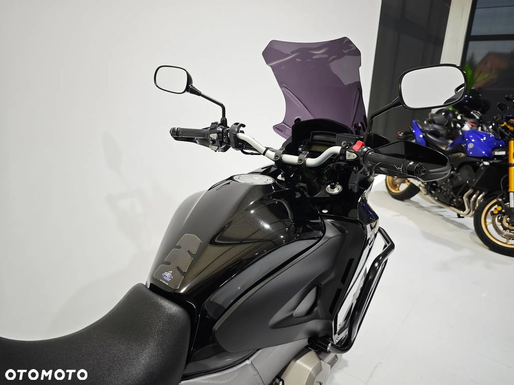 Honda VFR - 15