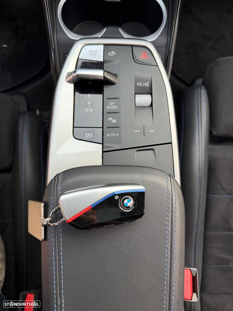 BMW iX1 xDrive30 M Sport Pack - 11