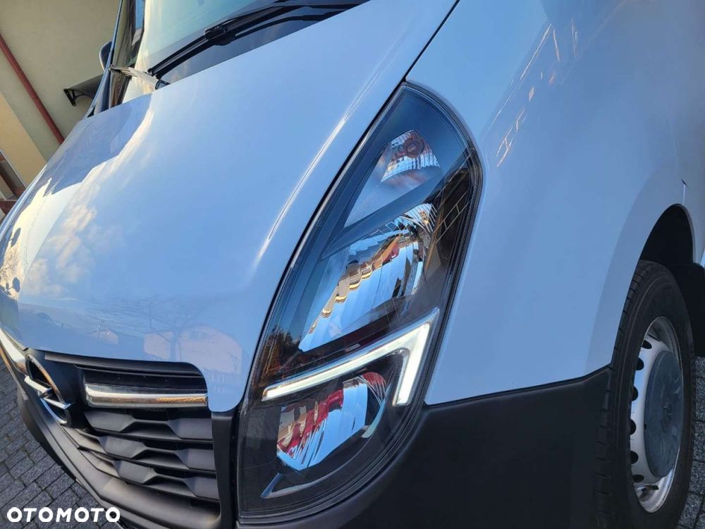Opel Movano z windą salon Polska - 13