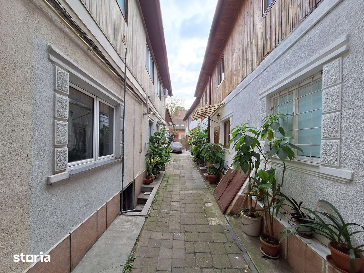 Apartament 4 camere Motilor curte cu 4 familii — fotografia 1
