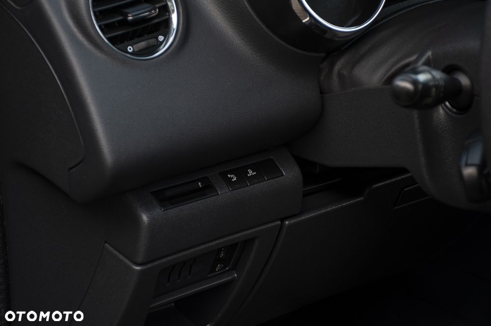 Peugeot 3008 HDi 160 Automatik Business-Line - 33