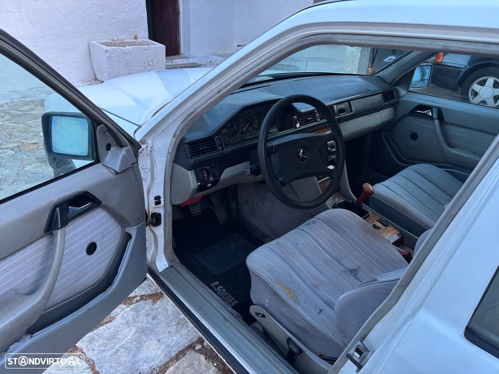 Mercedes-Benz W124 (1984-1997) 250 D - 5