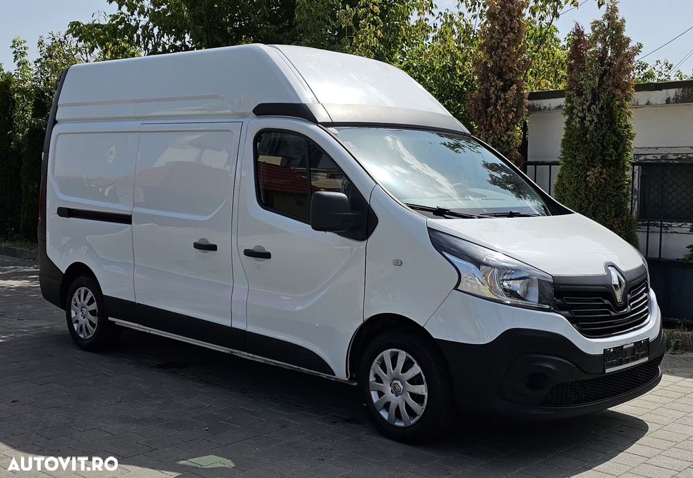 Renault TRAFIC - 2