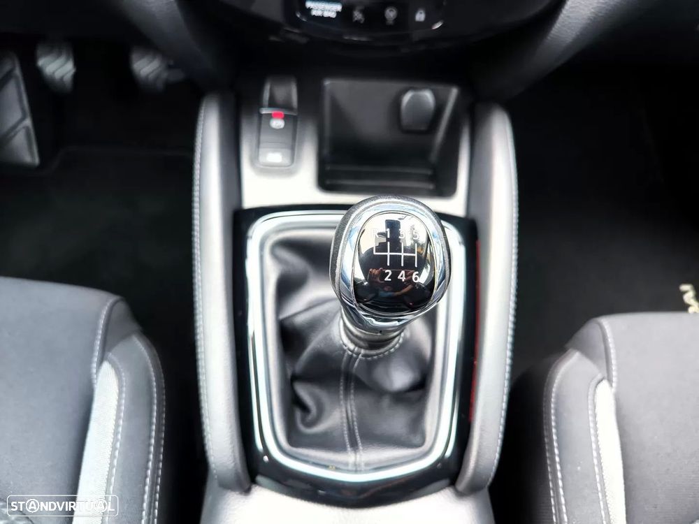 Nissan Qashqai 1.5 dCi N-Connecta J18 - 38