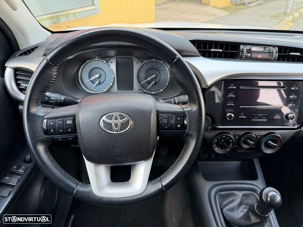 Toyota Hilux 2.4 D-4D 4WD CD CH - 24