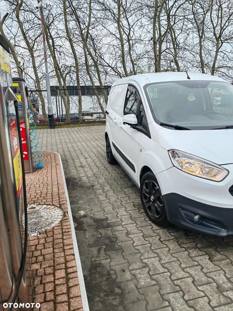 Ford Transit Courier - 2