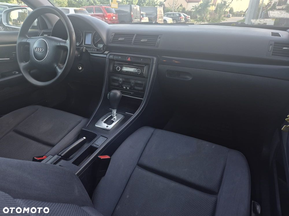 Audi A4 Limousine - 15