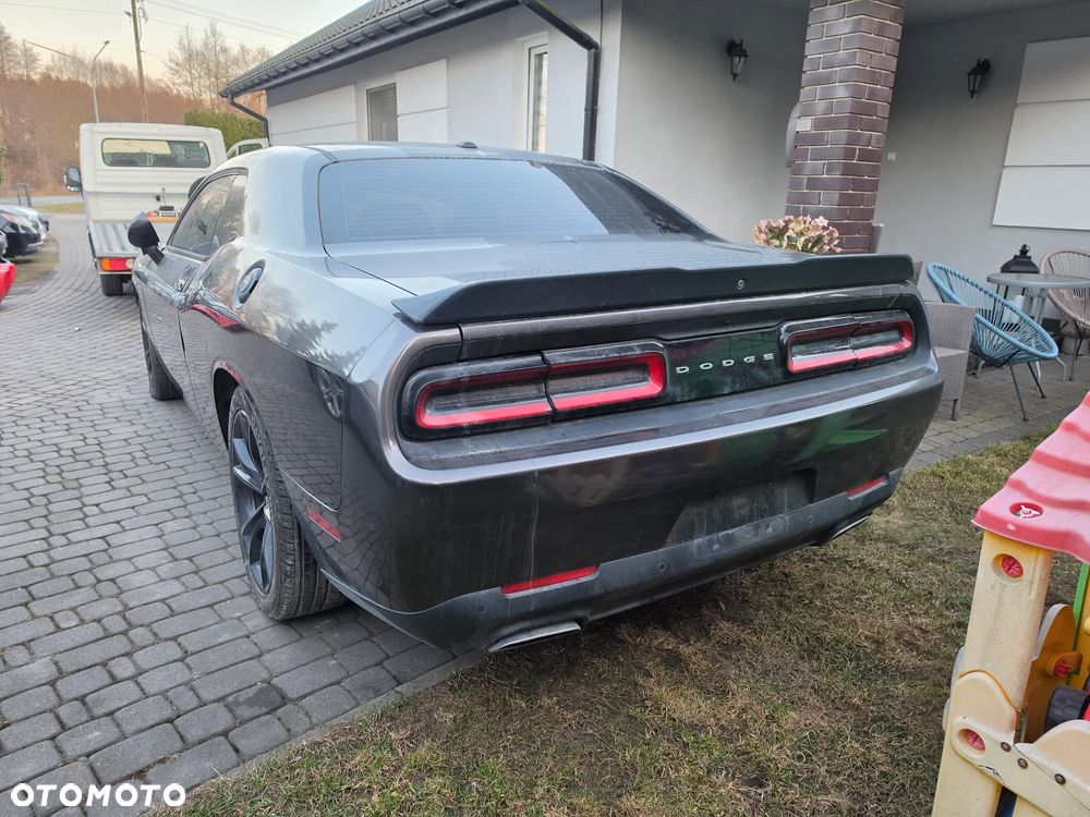 Dodge Challenger - 6