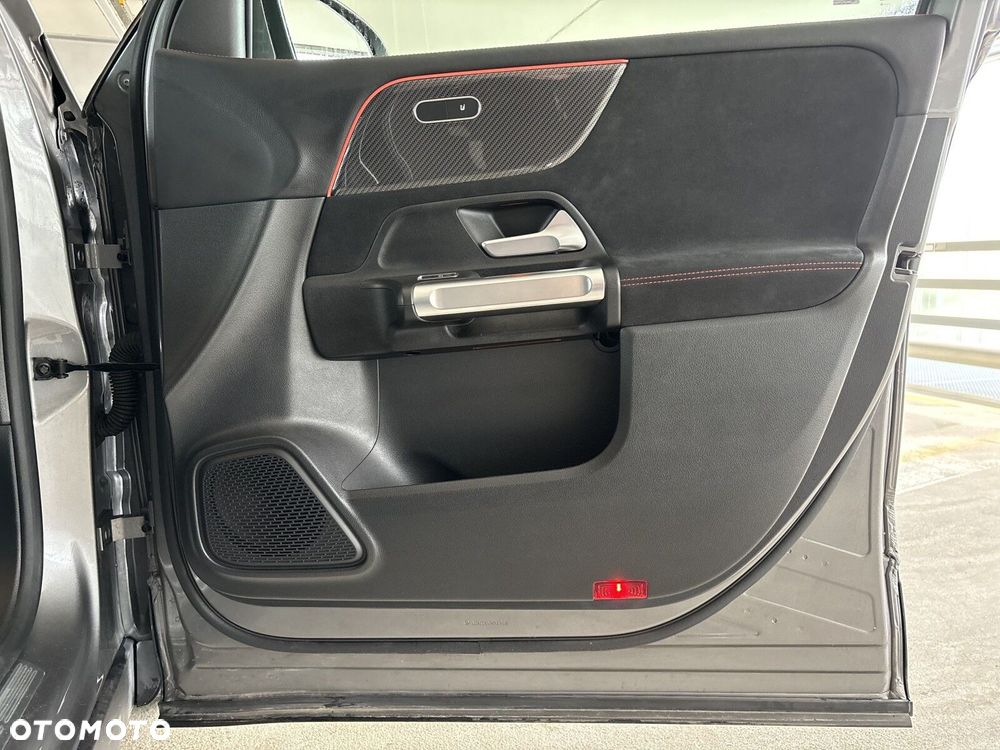 Mercedes-Benz GLB - 20