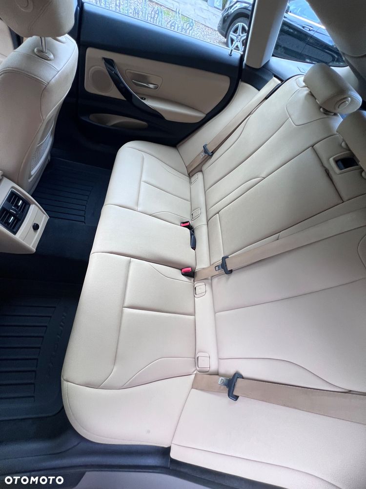 BMW Seria 3 320d xDrive - 11