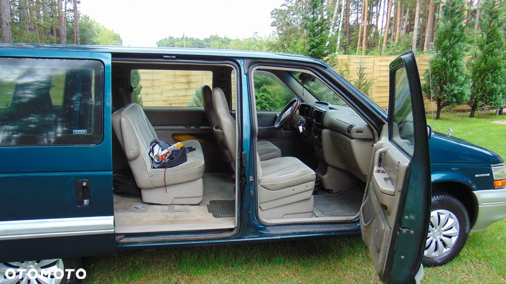 Plymouth Voyager - 5