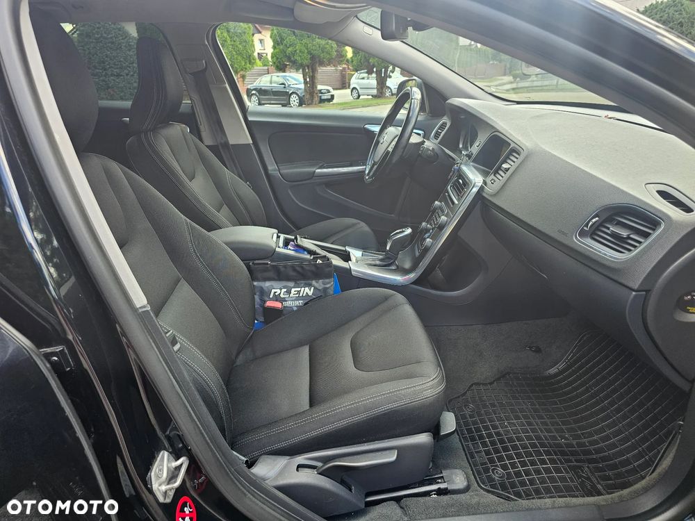 Volvo V60 D4 AWD Geartronic Momentum - 12