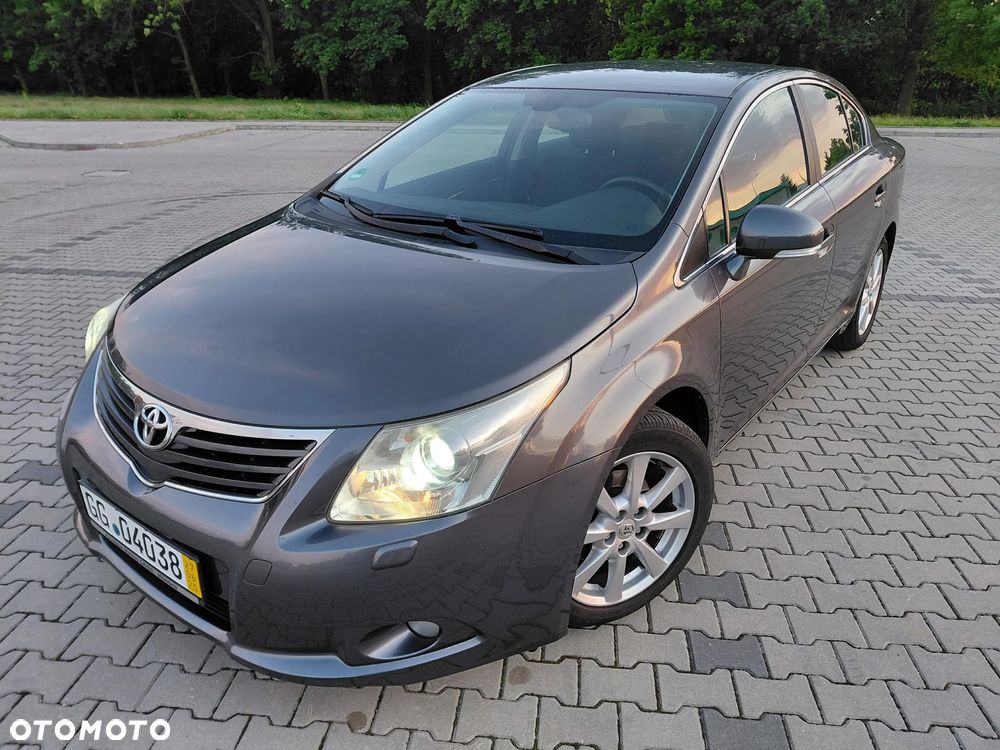 Toyota Avensis - 2
