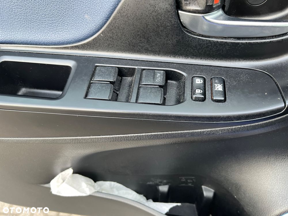 Toyota Yaris Hybrid 100 Selection - 17