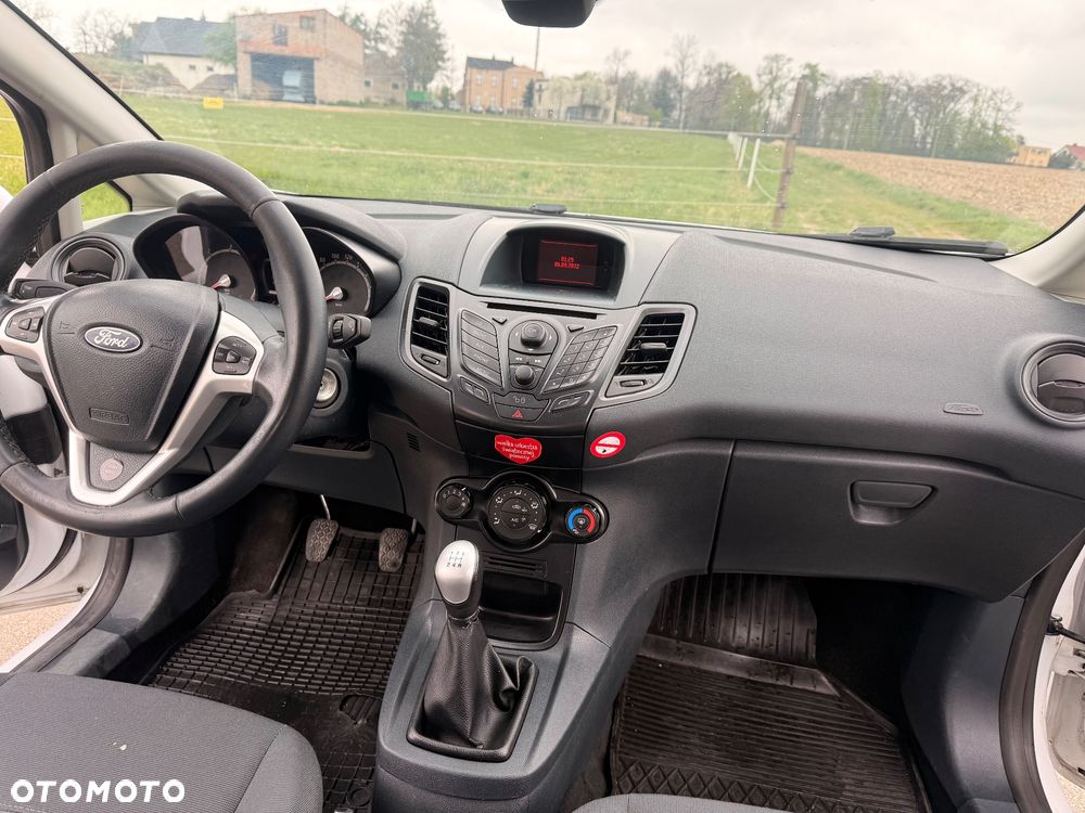 Ford Fiesta 1.6 TDCi DPF Titanium - 12