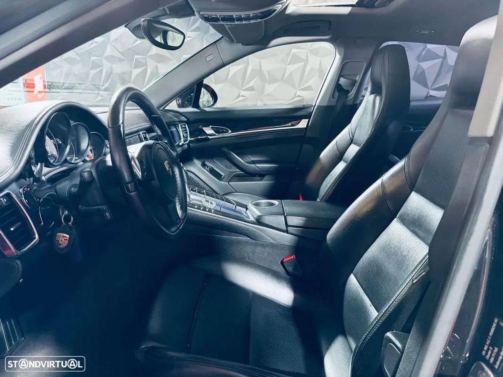 Porsche Panamera - 30