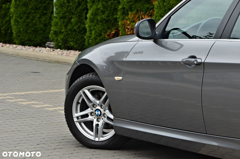 BMW Seria 3 318d - 17