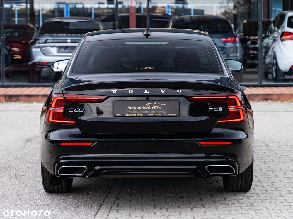 Volvo S60 T5 R-Design - 18