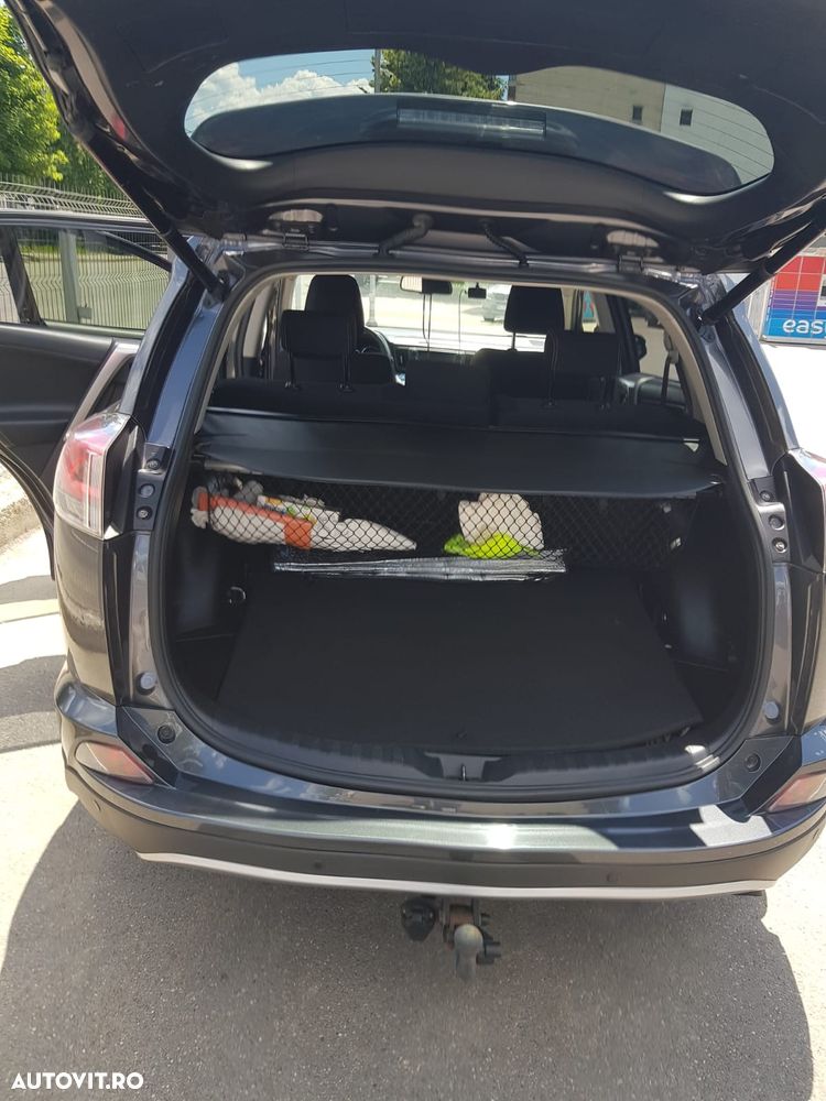 Toyota RAV4 - 6