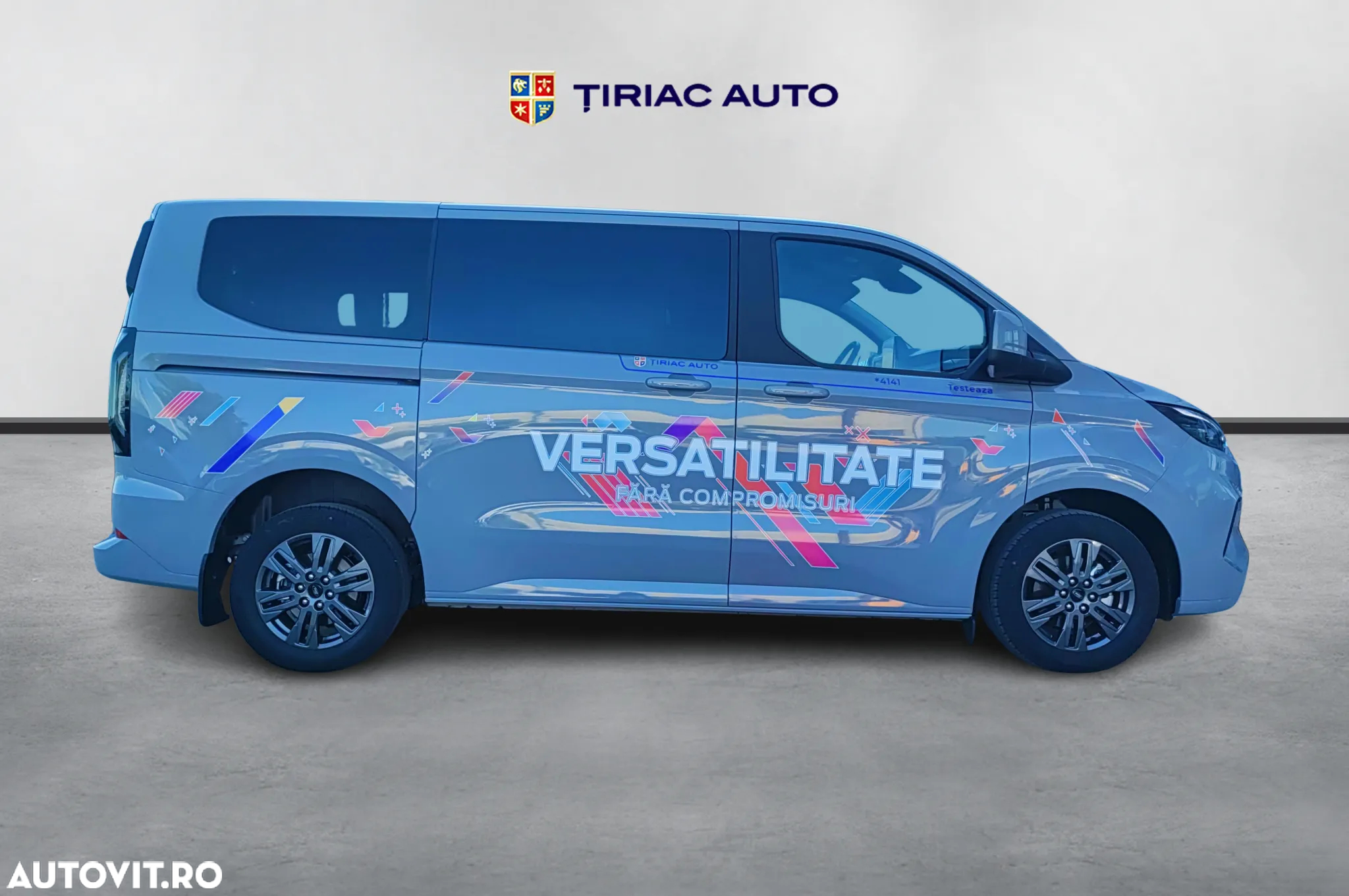 Ford Tourneo Custom Bus 320S 2.0 EcoBlue 170 CP 8AT L1H1 FWD Titanium - 4