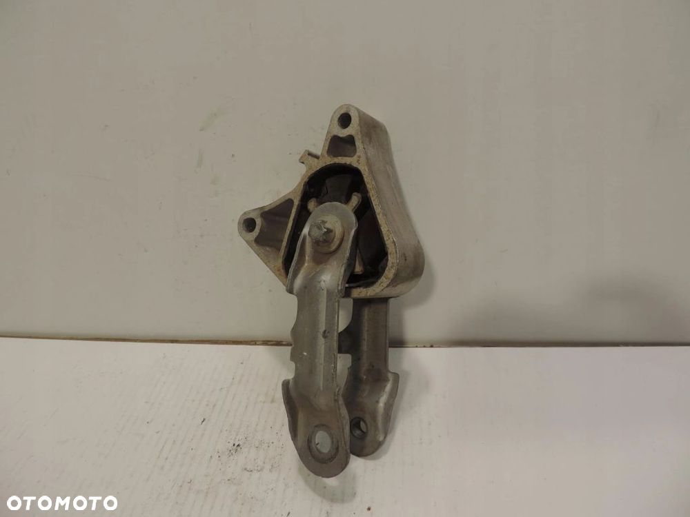 ŁAPA PODUSZKA MOCOWANIE SILNIKA SKRZYNI MERCEDES CLA W117 W176 W246 - 1