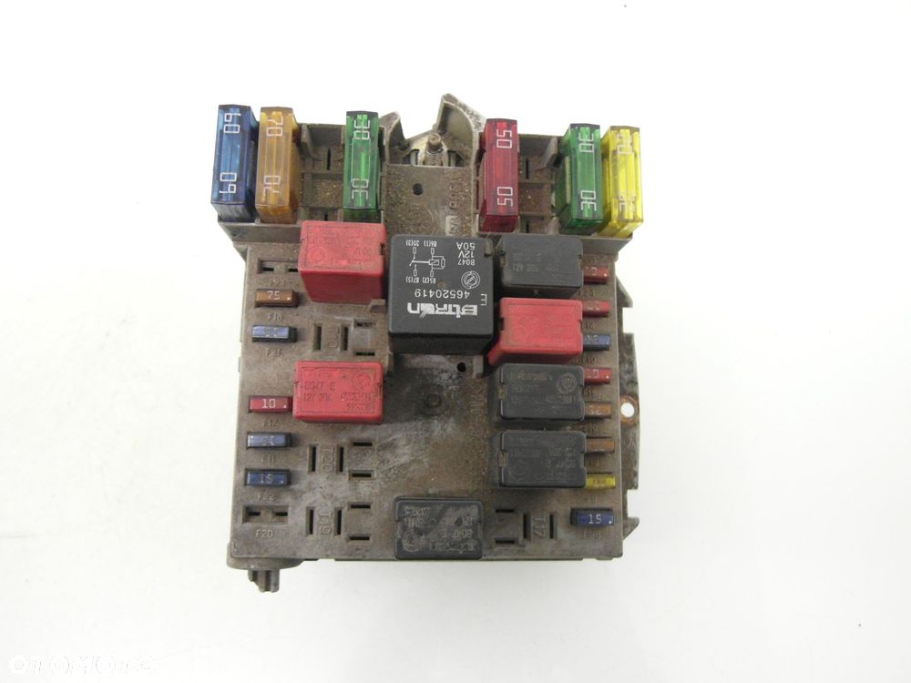 SKRZYNKA BEZPIECZNIKÓW FIAT STILO 51732865 - 6
