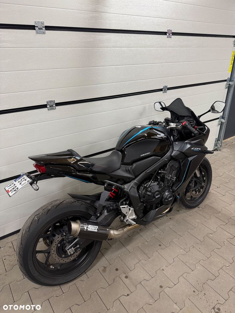Honda CBR - 1